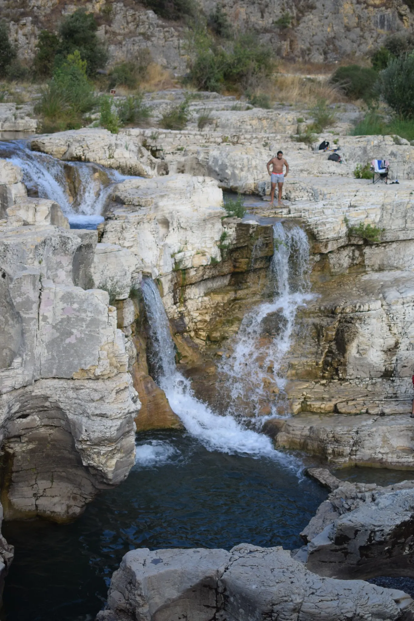 Cascades du Sautadet, formations rocheuses spectaculaires et rapides sur la rivière Cèze.