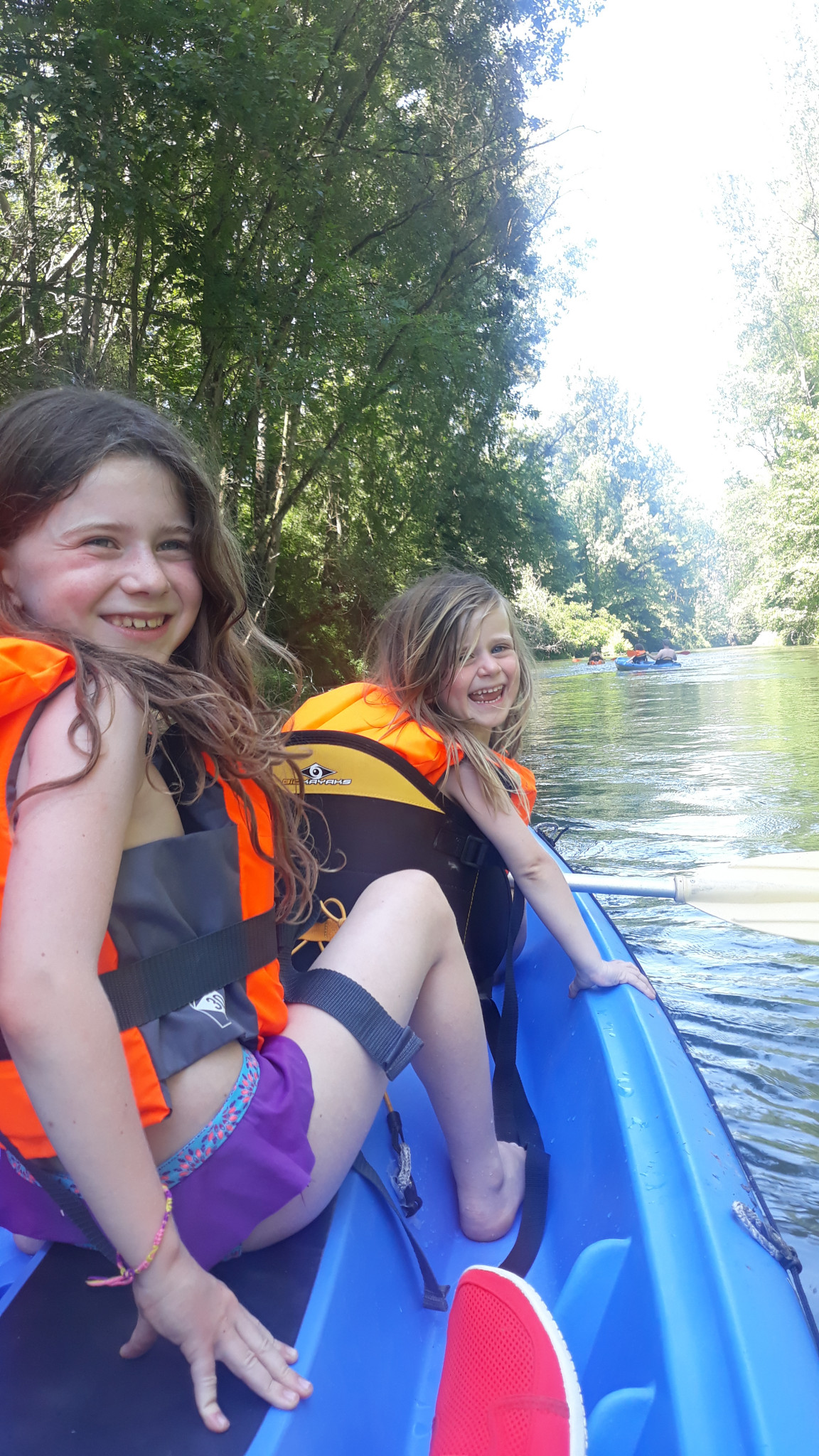 Balade en canoë sur l’Aube avec les Bos'Trotters lors de nos retrouvailles familiales.