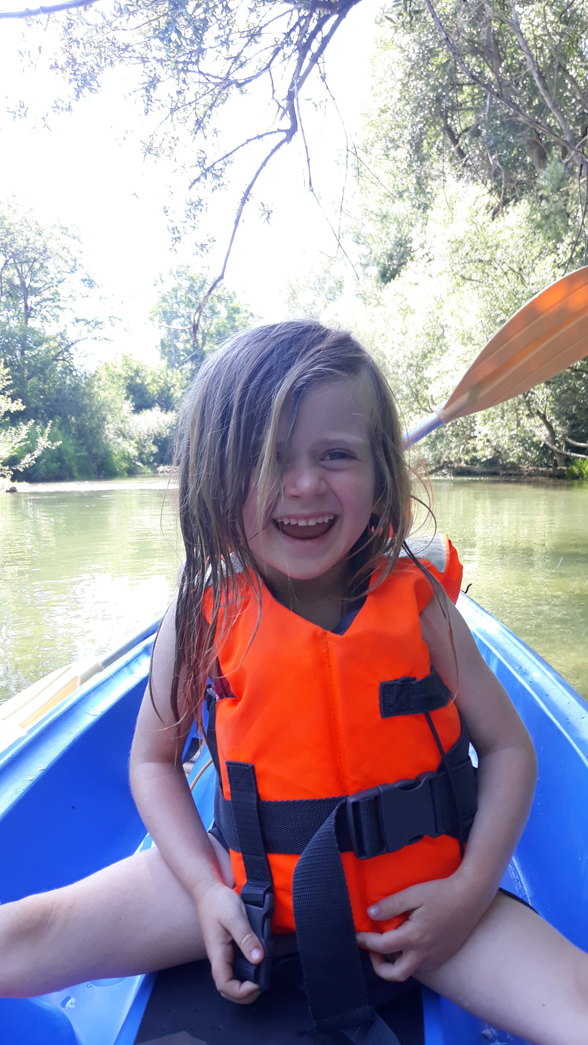 Balade en canoë sur l’Aube avec les Bos'Trotters lors de nos retrouvailles familiales.