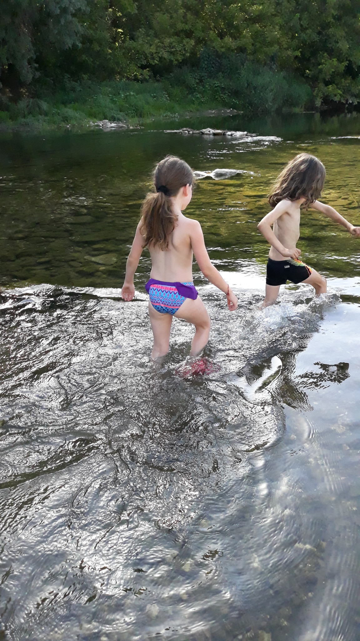 Un spot de rêve au bord de la Cèze près de Goudargues, parfait pour se détendre en famille.