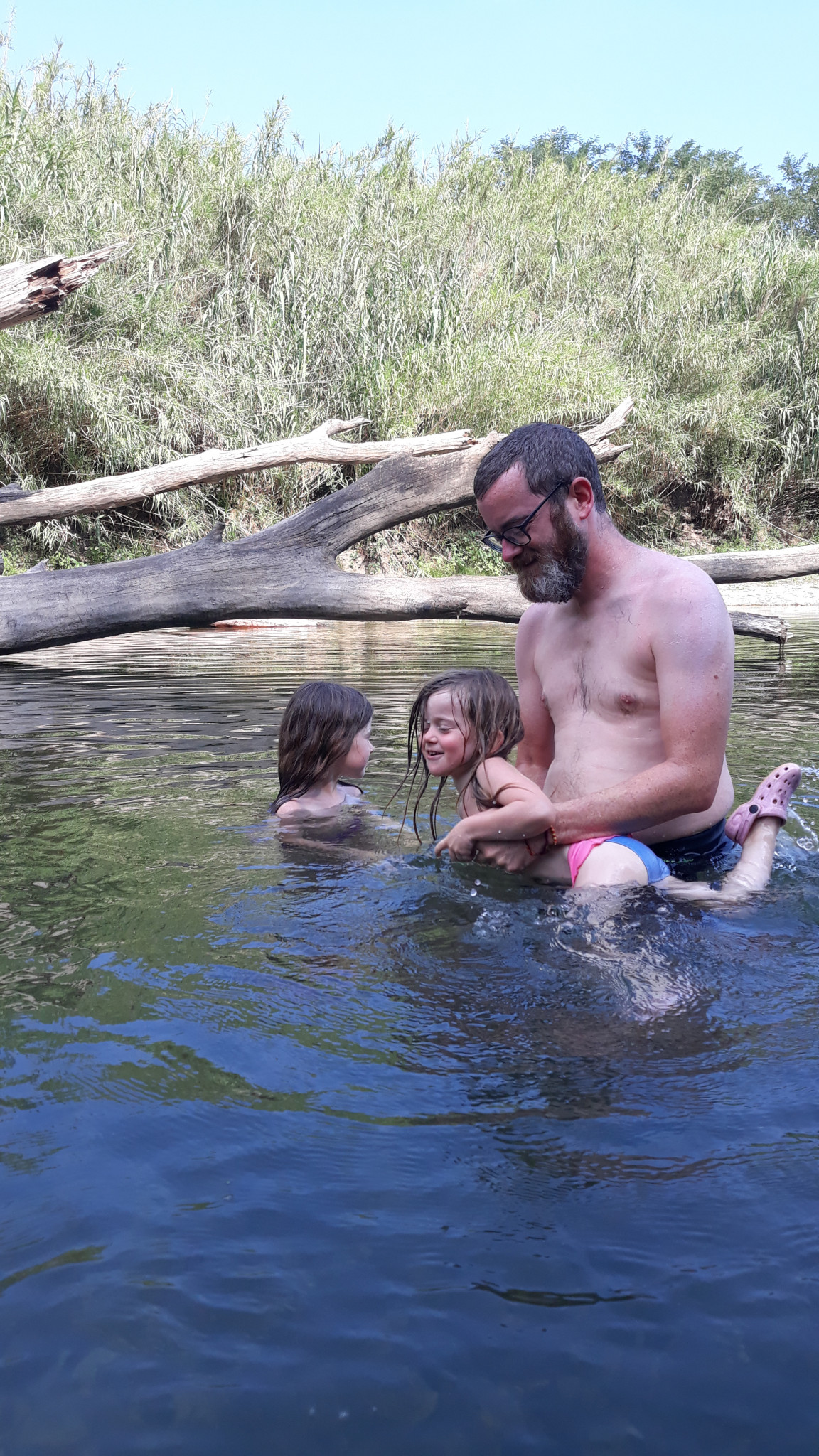 Un spot de rêve au bord de la Cèze près de Goudargues, parfait pour se détendre en famille.