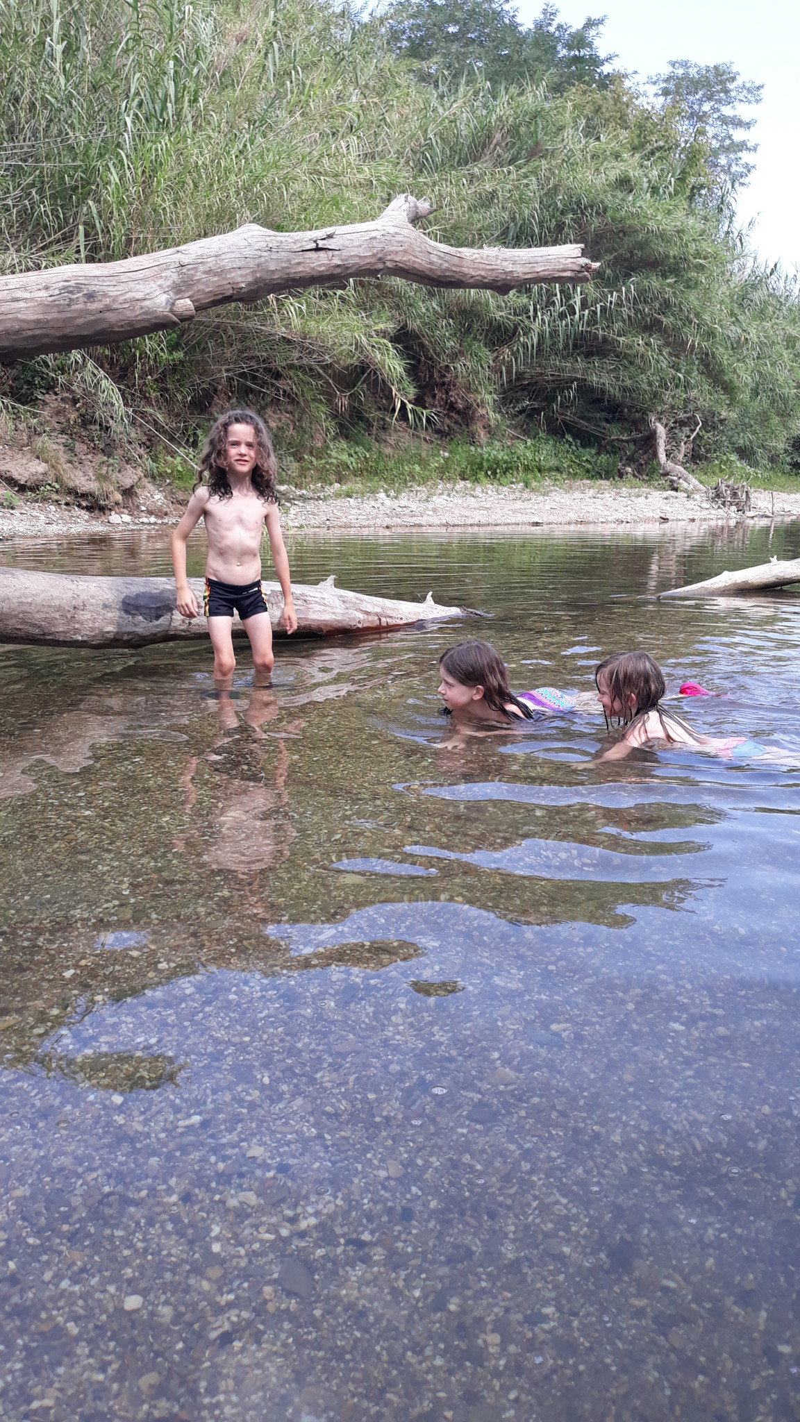Un spot de rêve au bord de la Cèze près de Goudargues, parfait pour se détendre en famille.