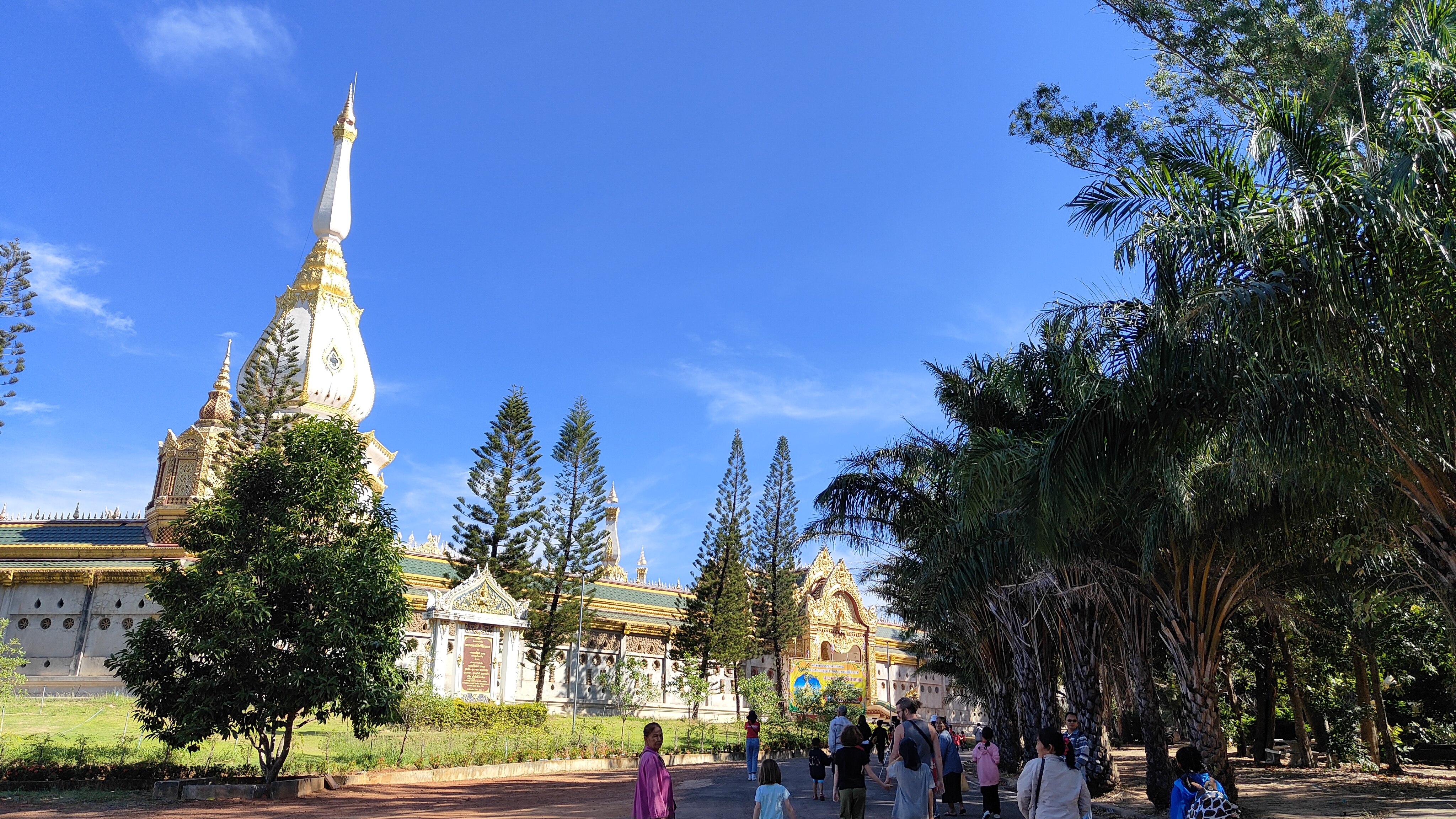 Phra Maha Chedi Si Chai Mongkhon