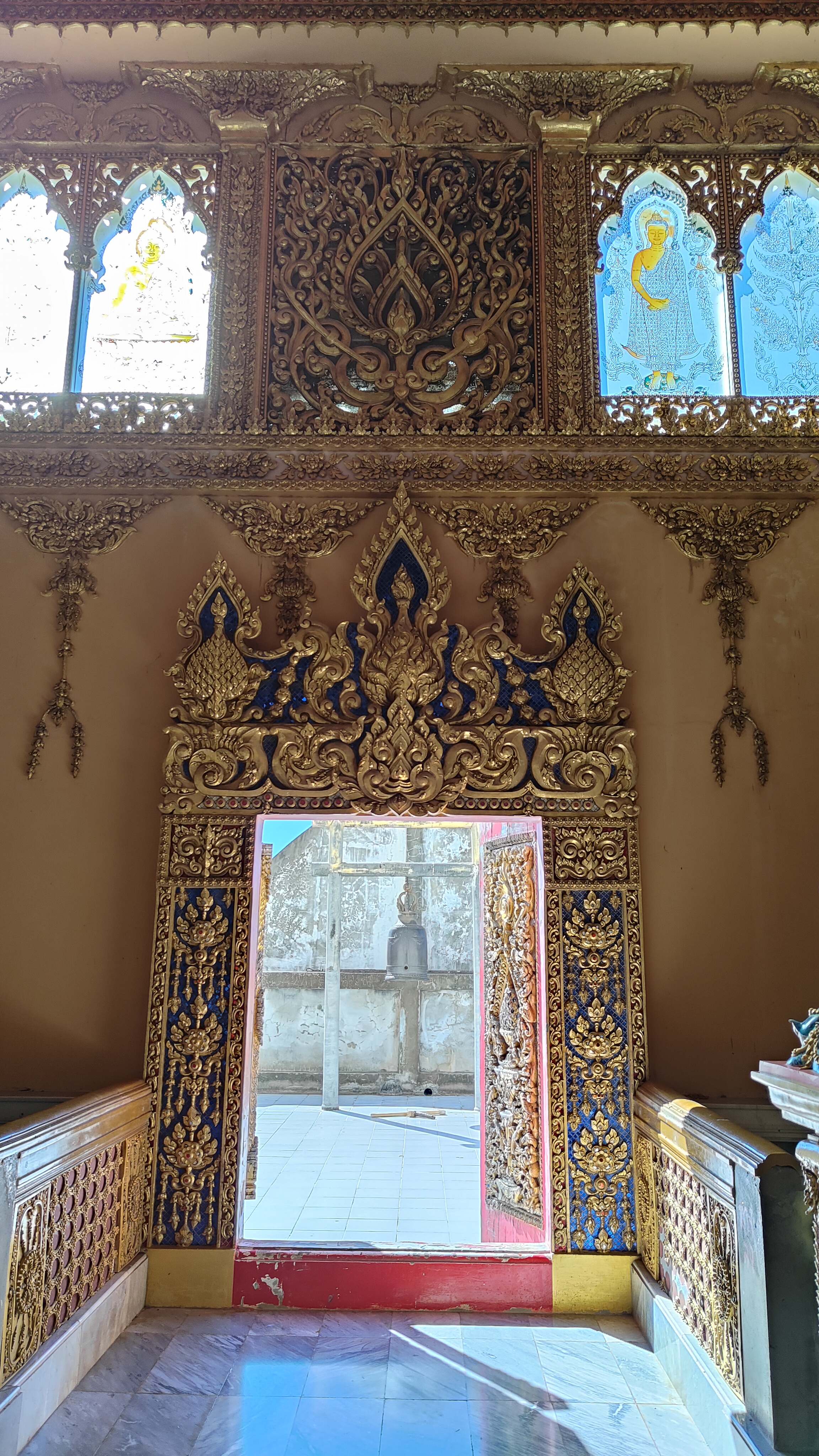 Phra Maha Chedi Si Chai Mongkhon