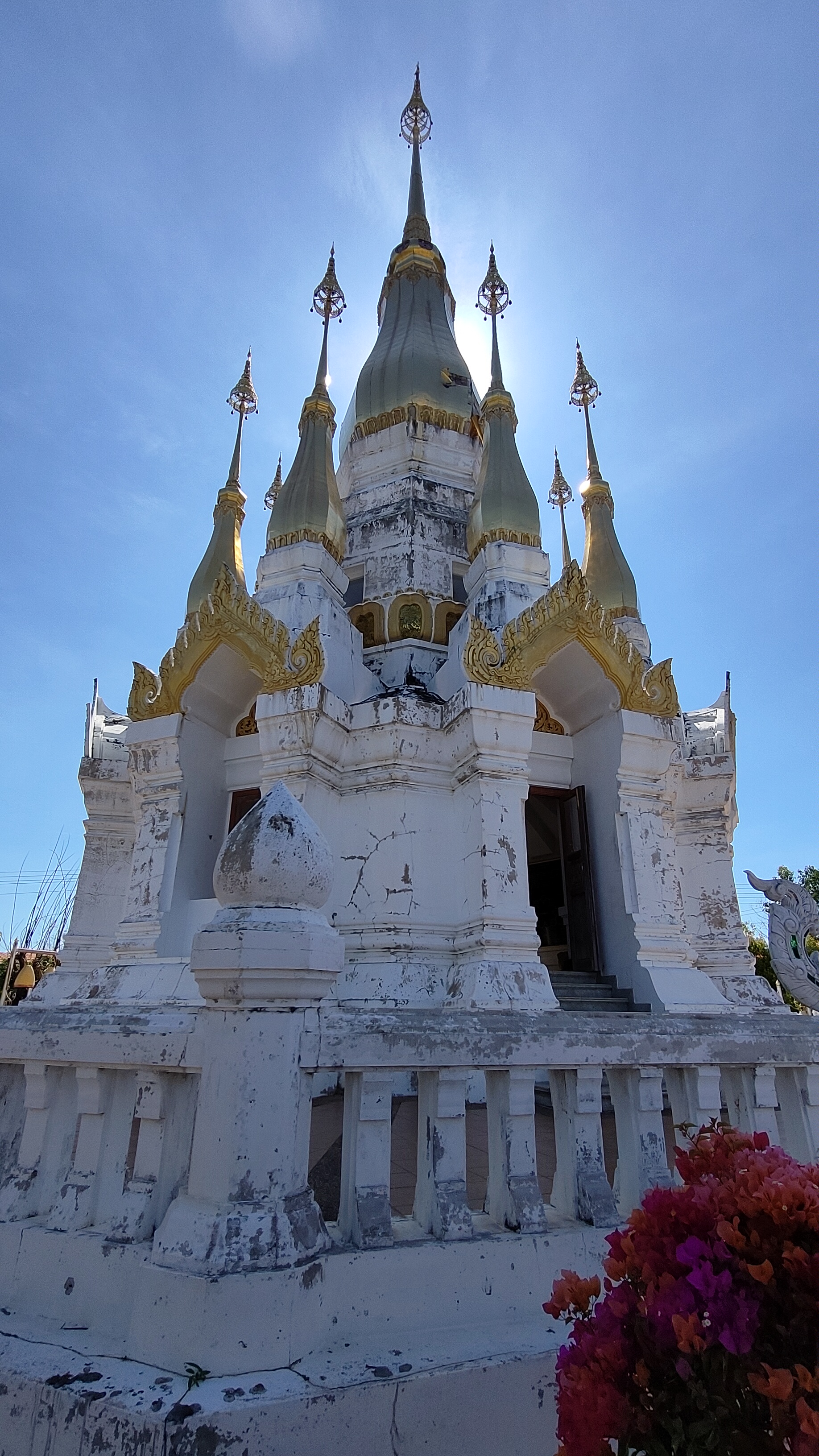 Wat Tham Khuha Sawan