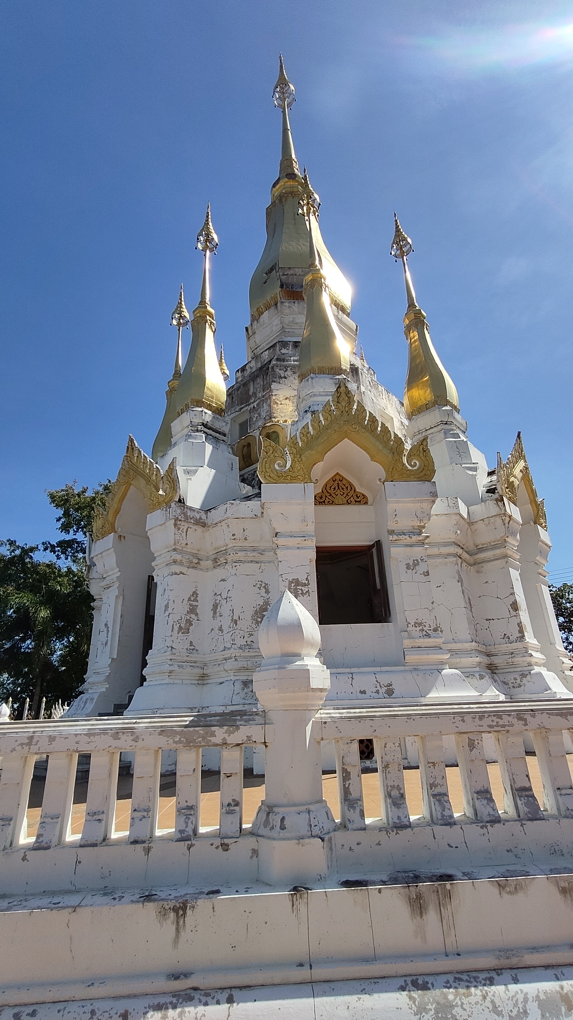 Wat Tham Khuha Sawan