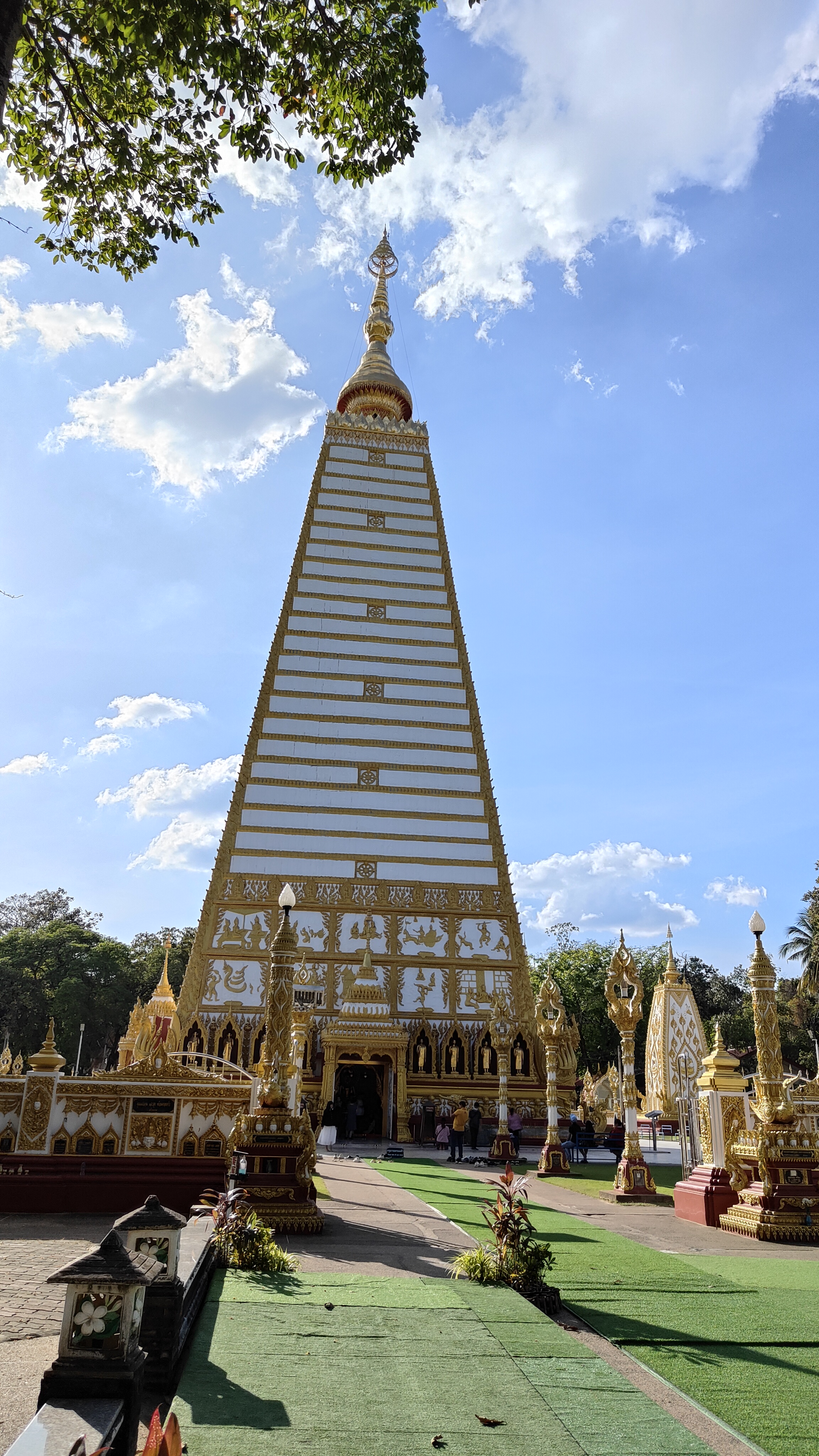 temple Wat Phra That Nong Bua