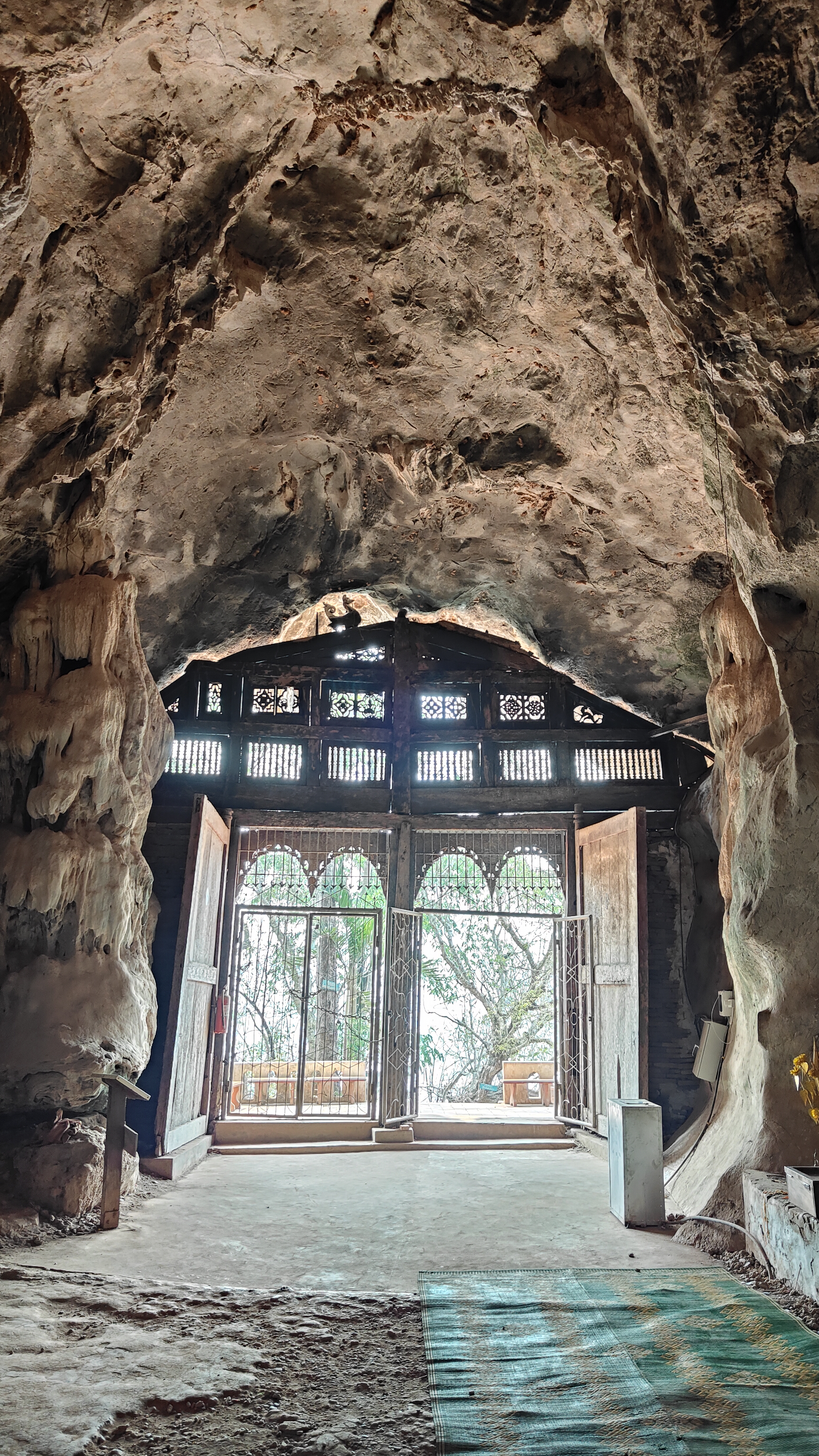 grottes de Pak Ou