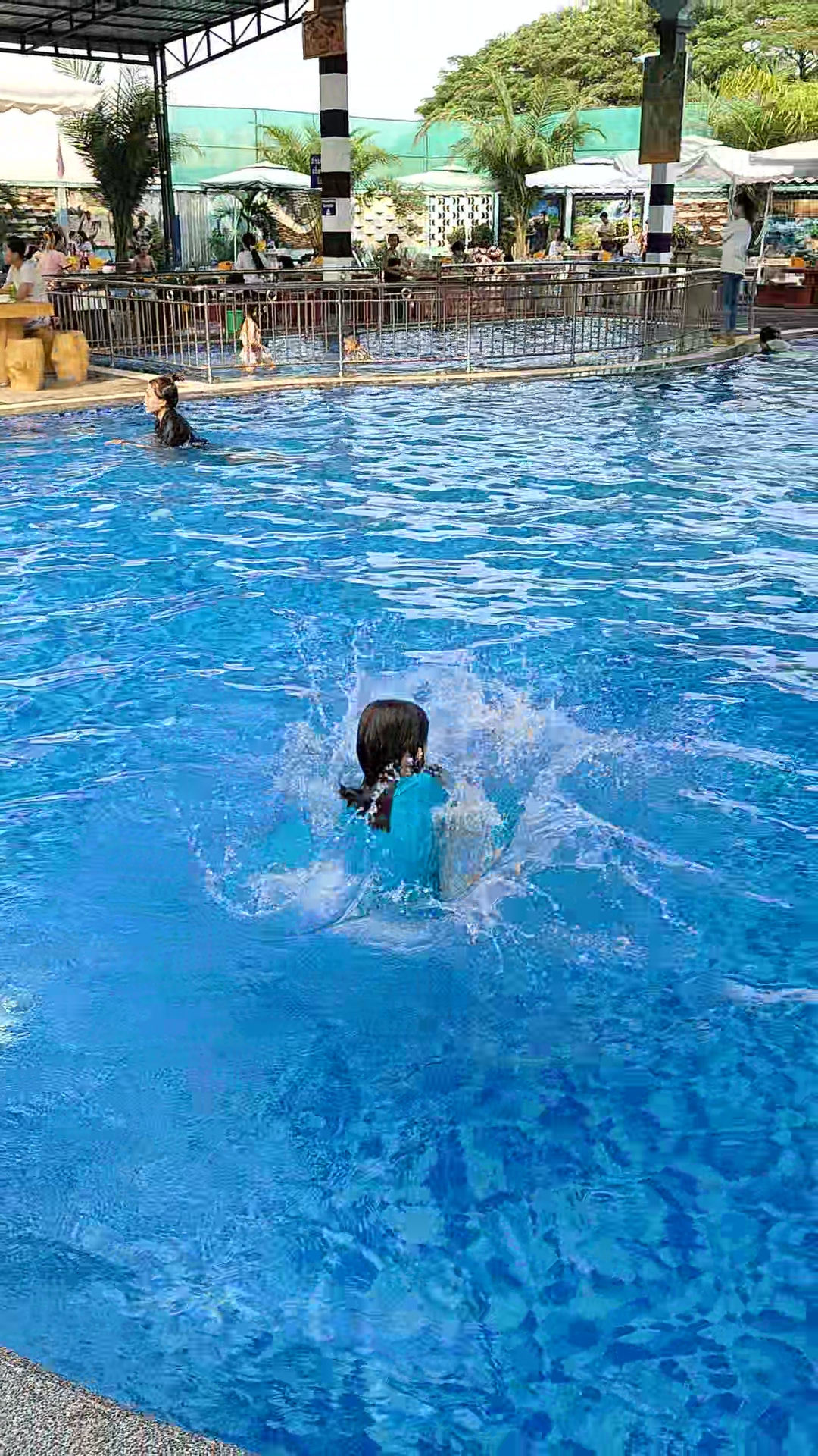 piscine vientiane