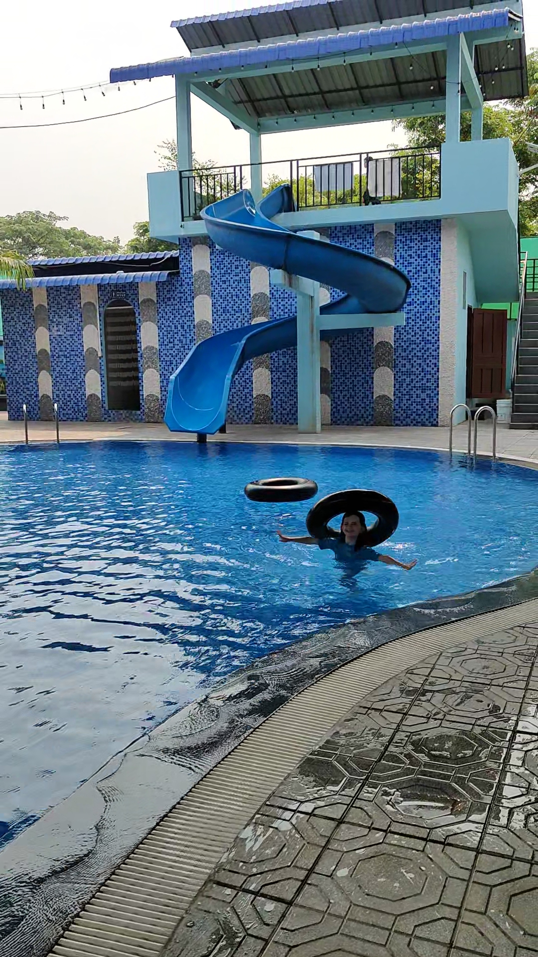 piscine vientiane
