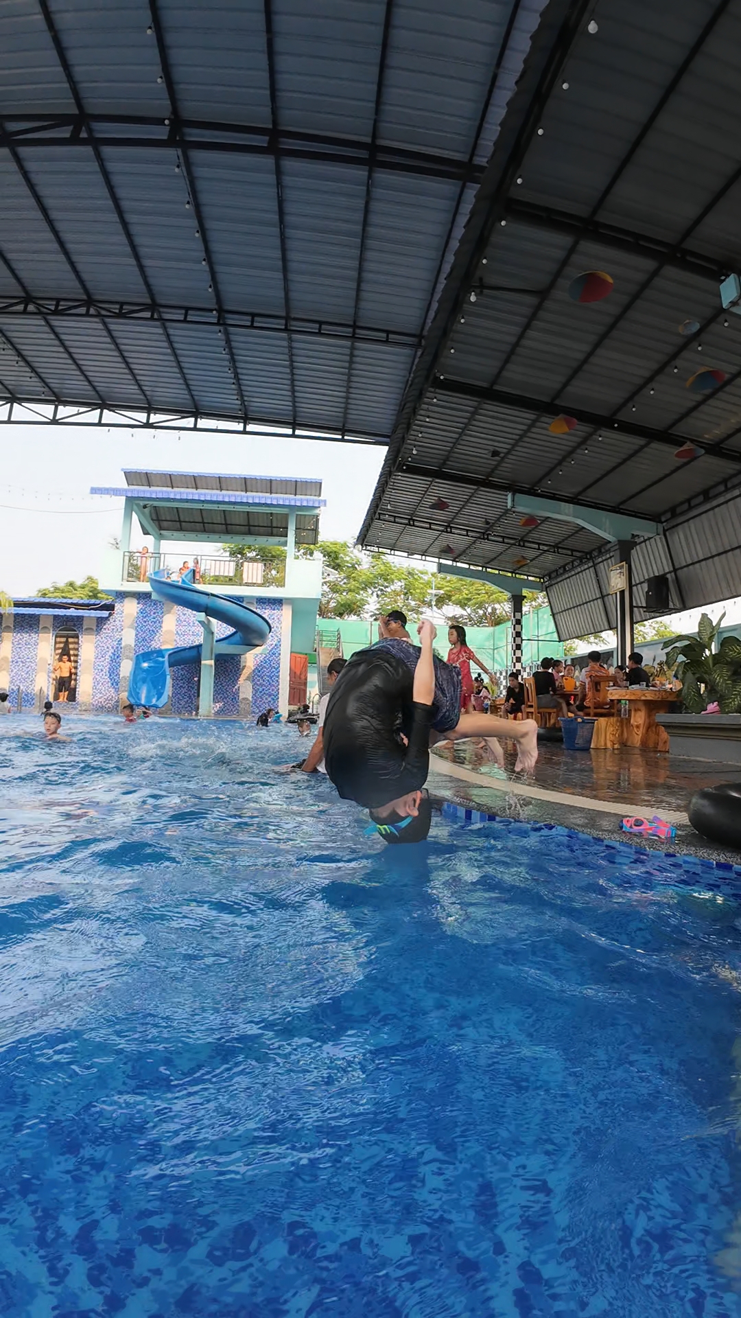 piscine vientiane