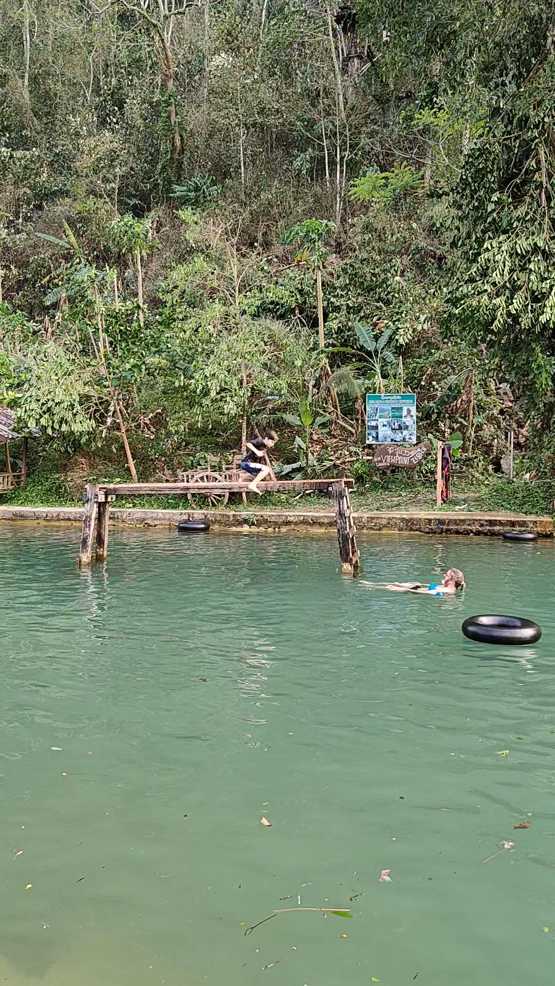 Vang Vieng - lagoon3