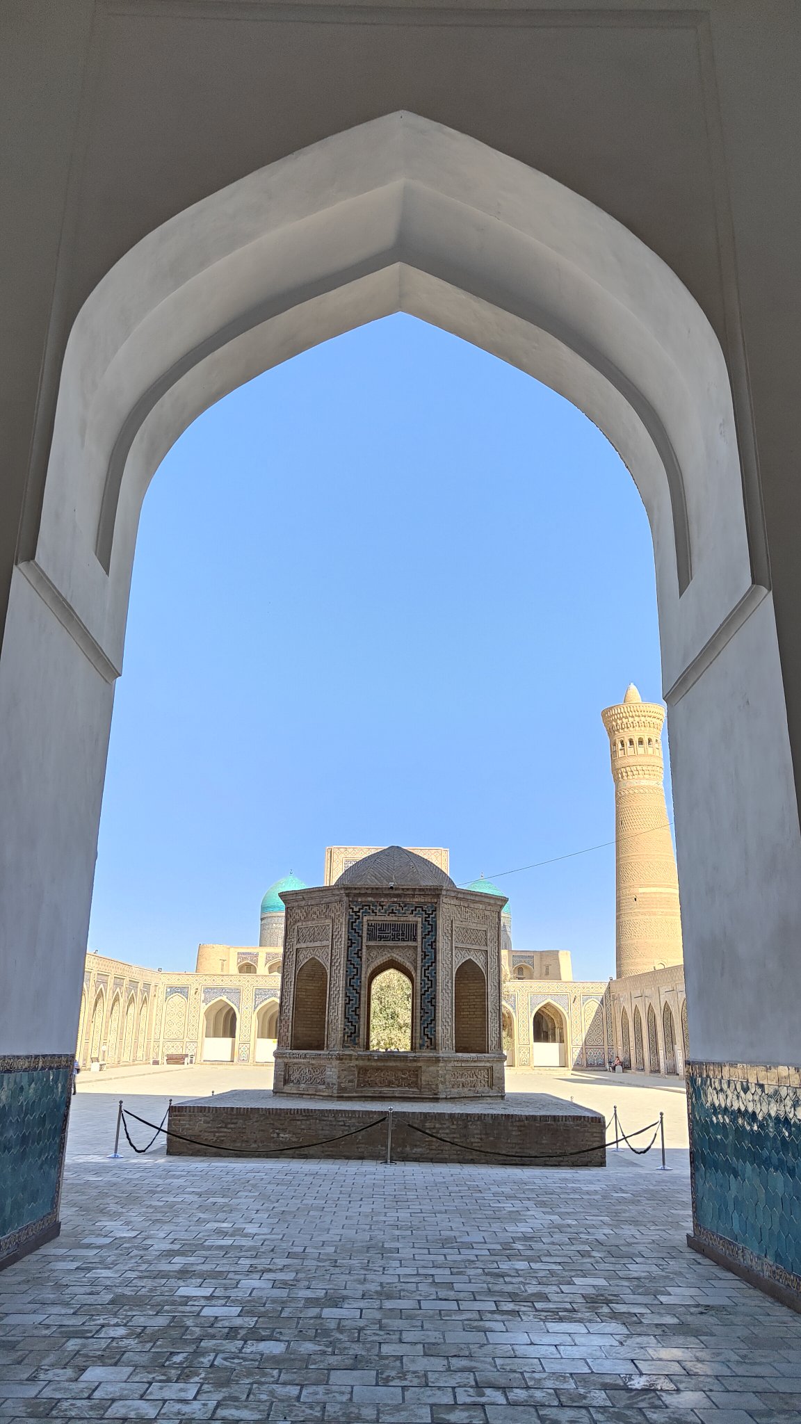 mosquée et minaret Kalon