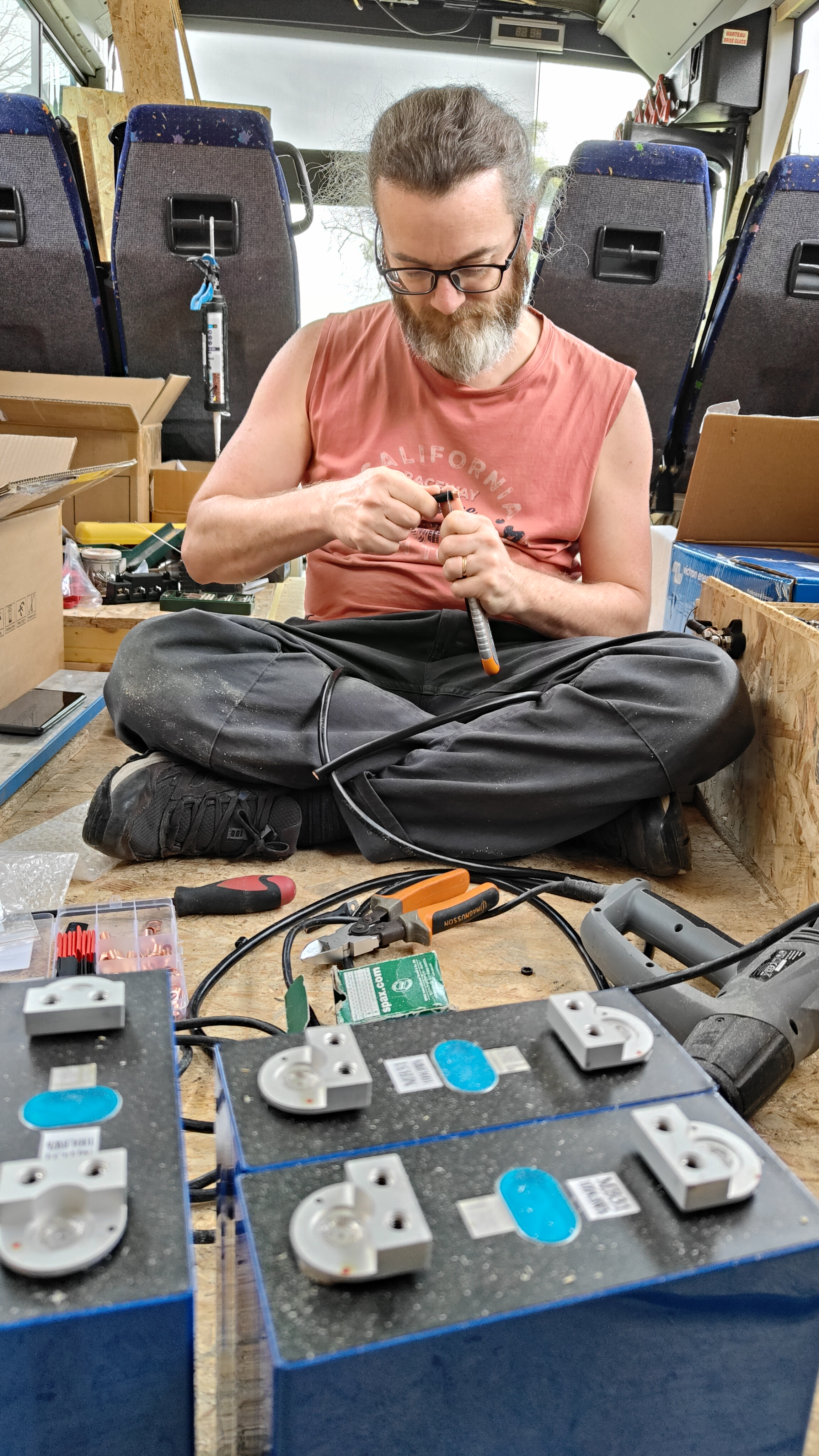 Batterie lithium 48V faite maison avec cellules assemblées pour van aménagé autonome